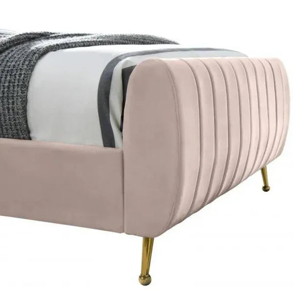 Daisy Velvet Bed in Pink