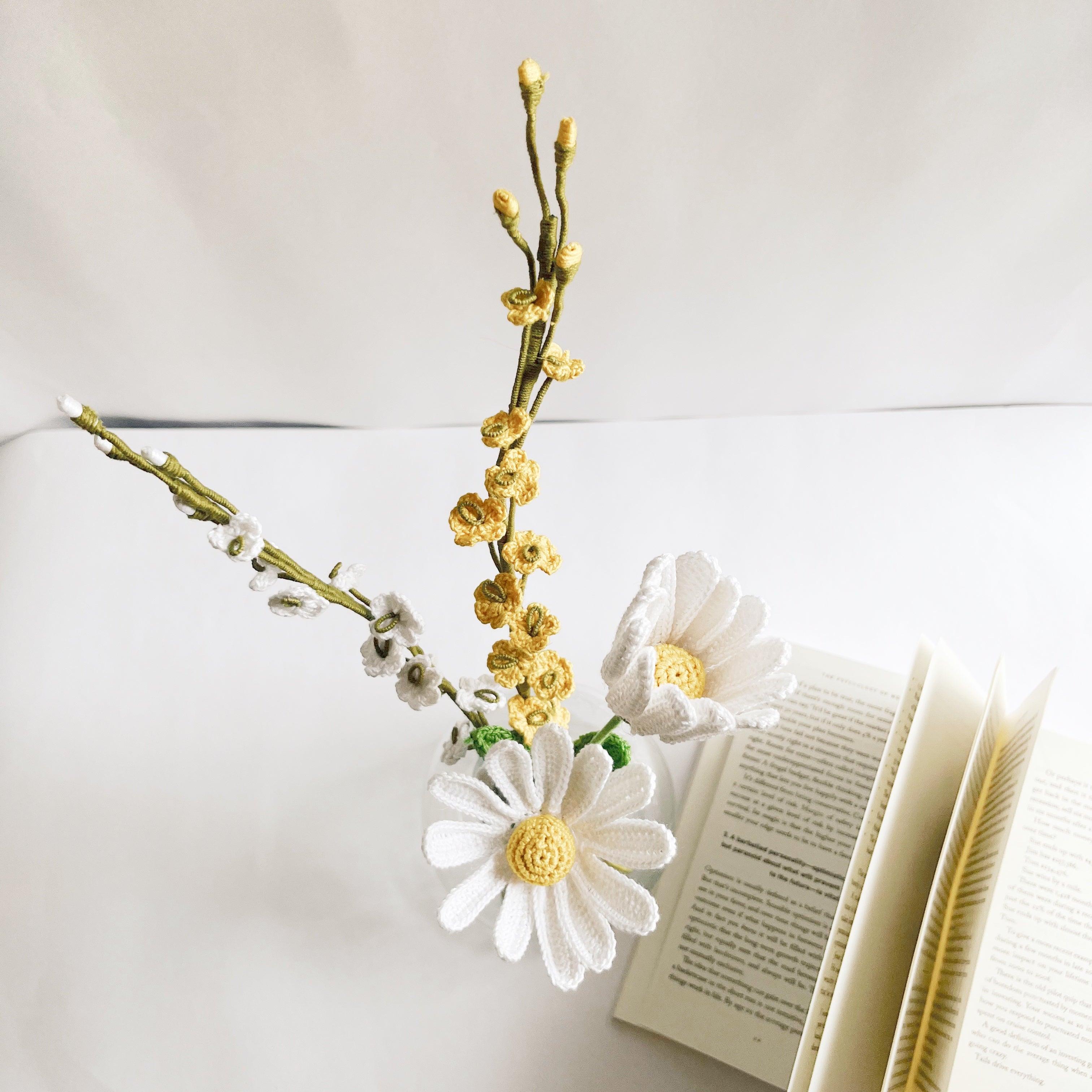 Crochet Daisy Orchid Bouquet - Multicolor / 10" length / 4 Stems