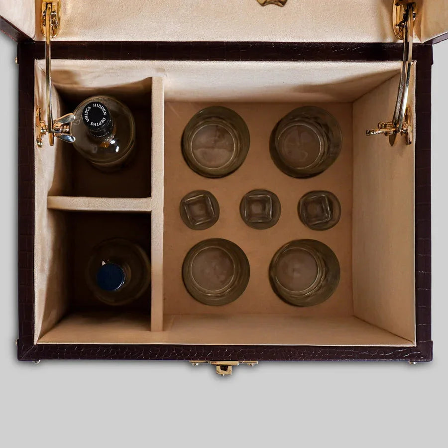 The Trunk Bar | Brown