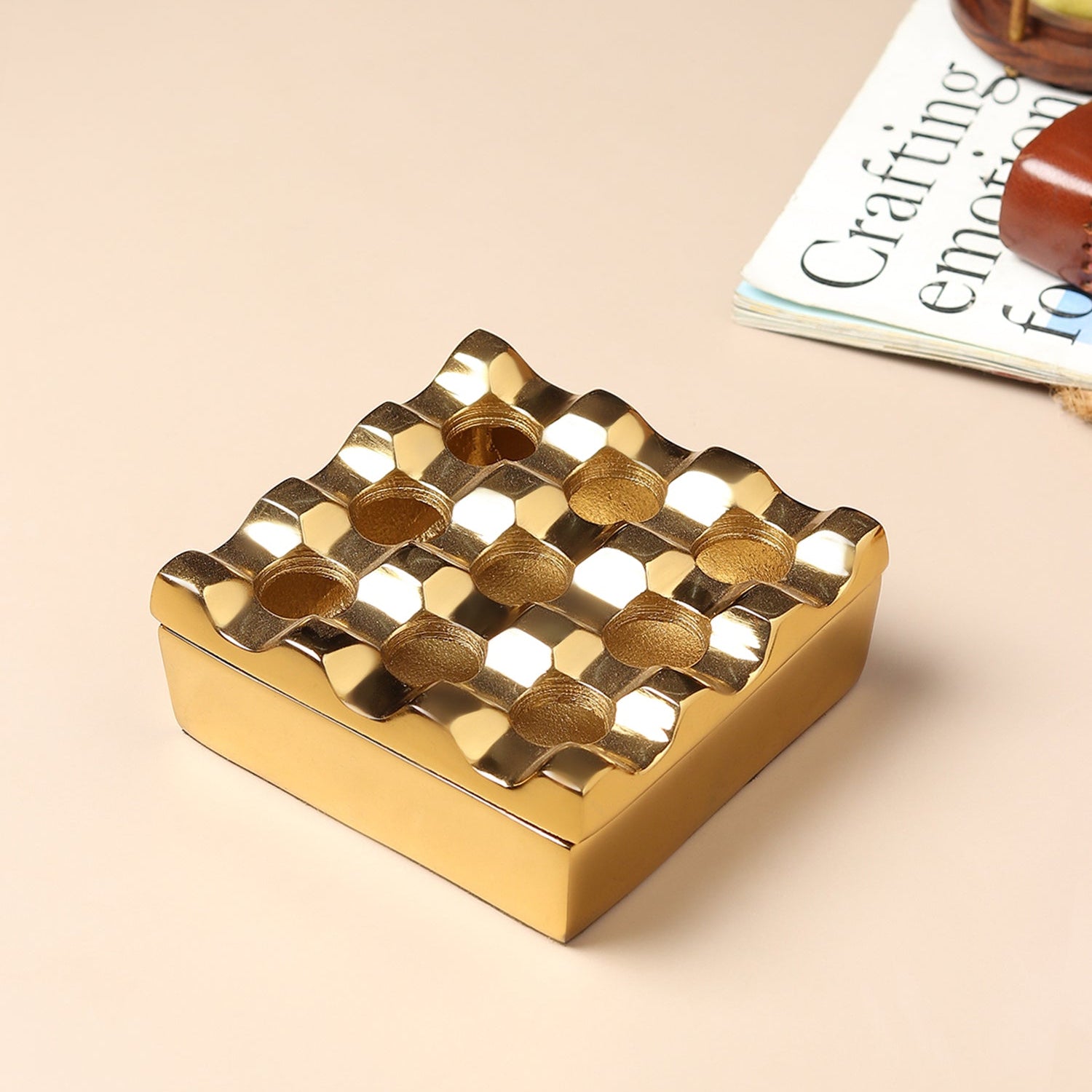 Alaric’s Gold Ashtray – Luxury Aluminium Ashtray in Gold Finish for Modern Home & Table Décor