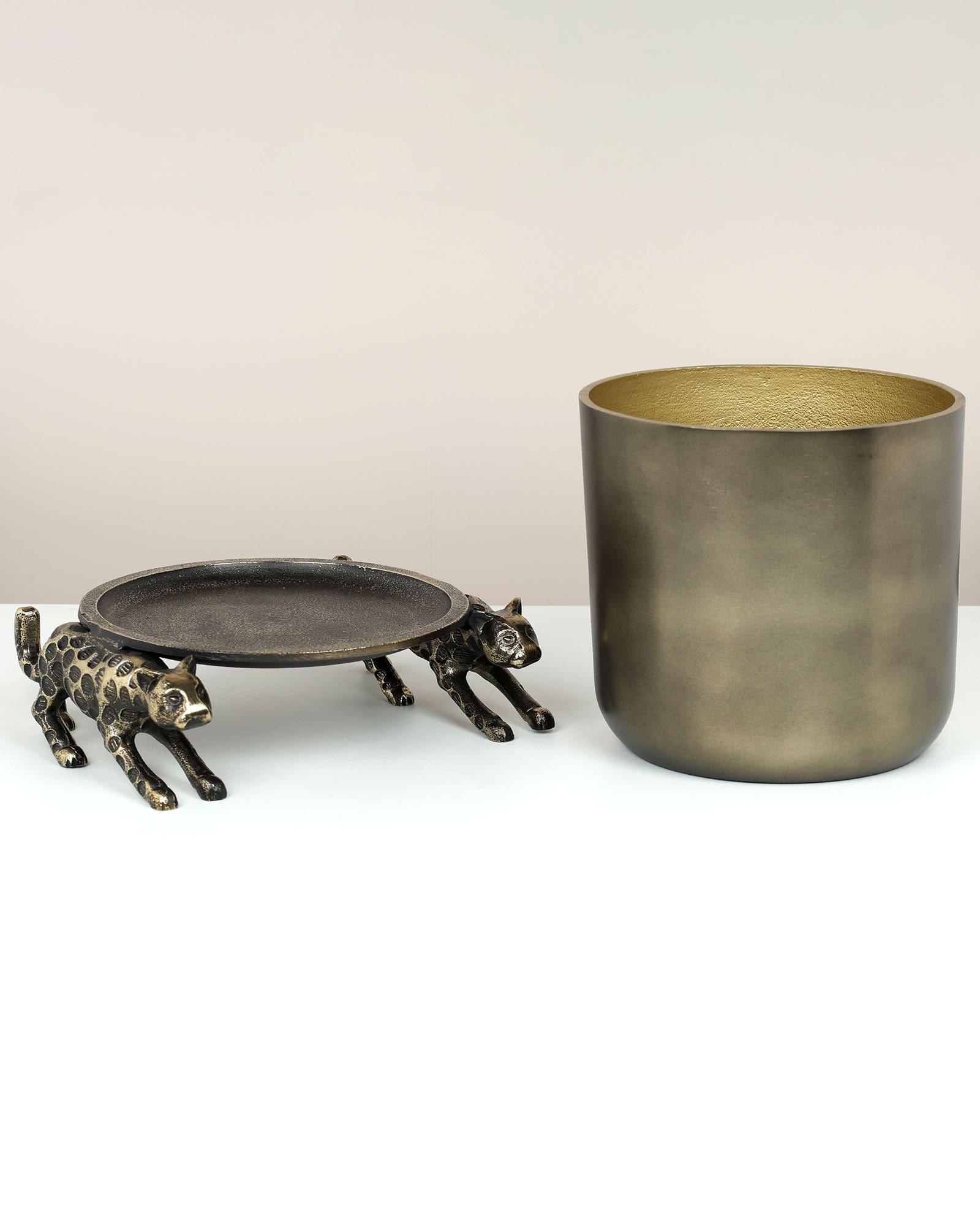 Leticia Panther Table Top Planter