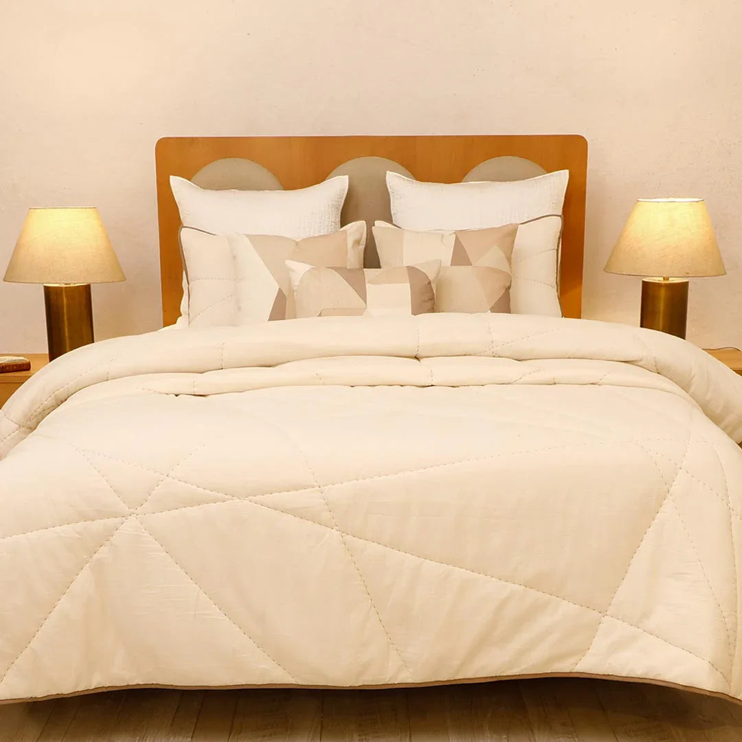 Arwen Light Beige Quilt With Sham Set