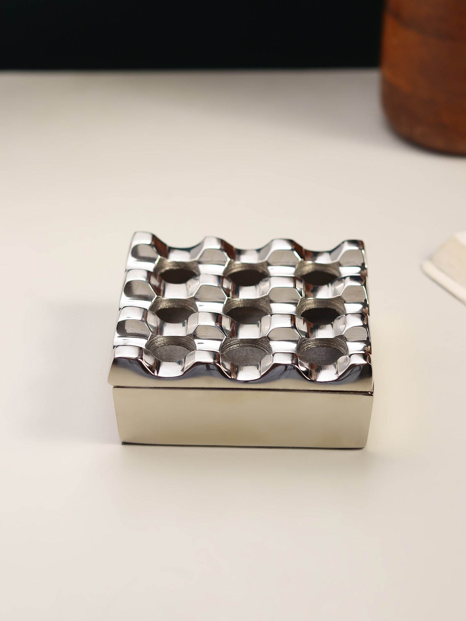 Alaric’s Gold Ashtray – Luxury Aluminium Ashtray in Gold Finish for Modern Home & Table Décor
