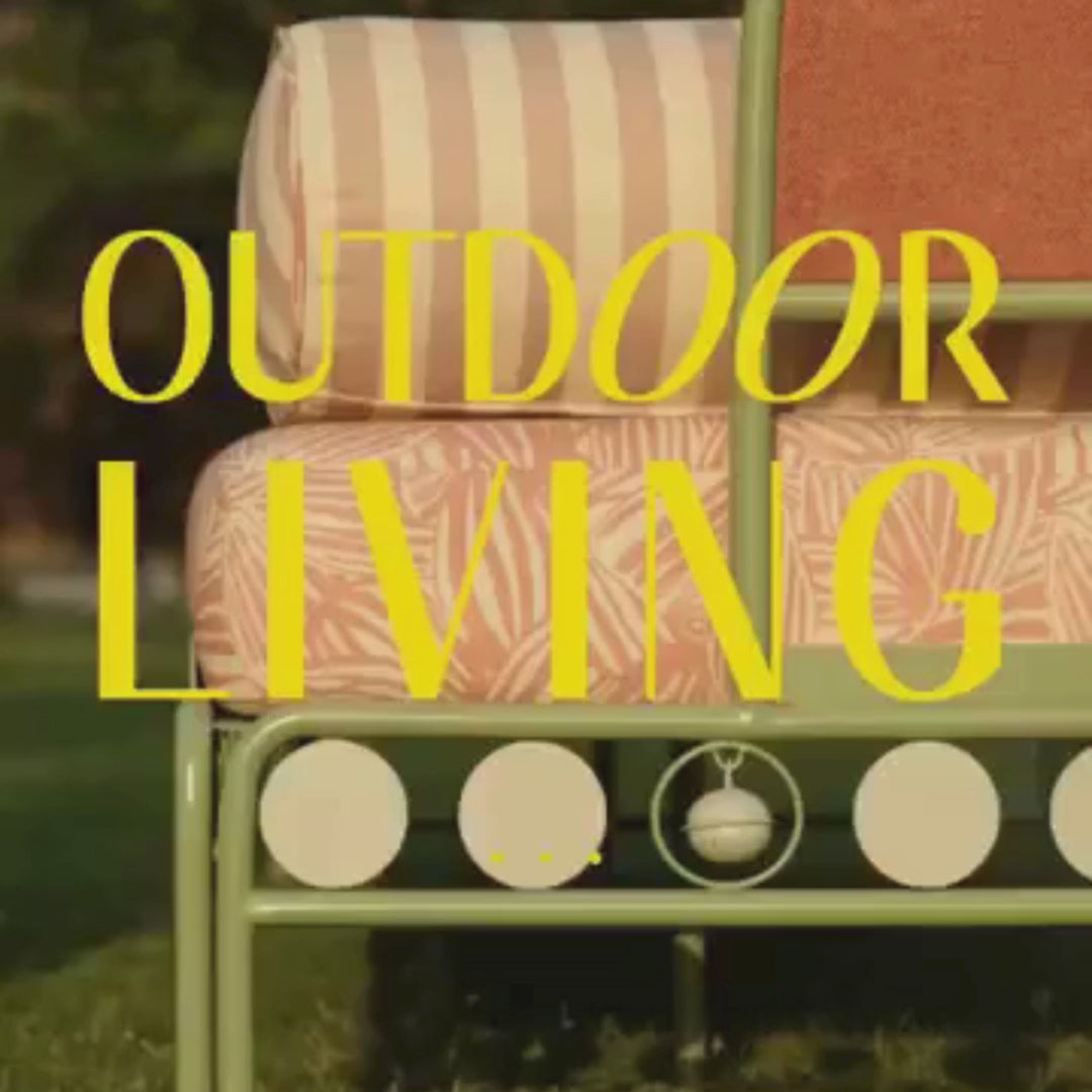 Load video: Dastoori Outdoor Dining Set