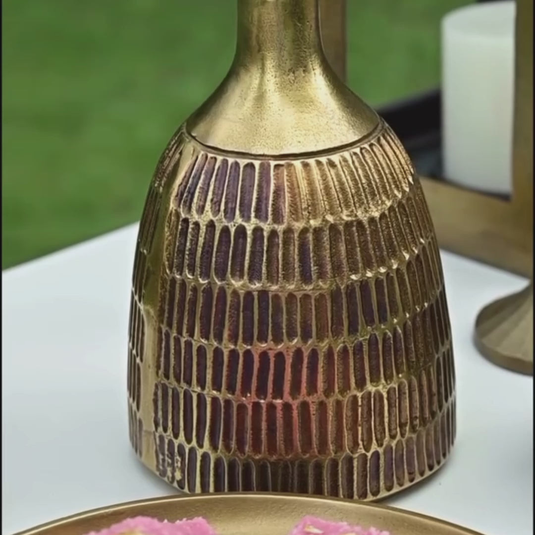 Load video: Tvisa Candle Holder