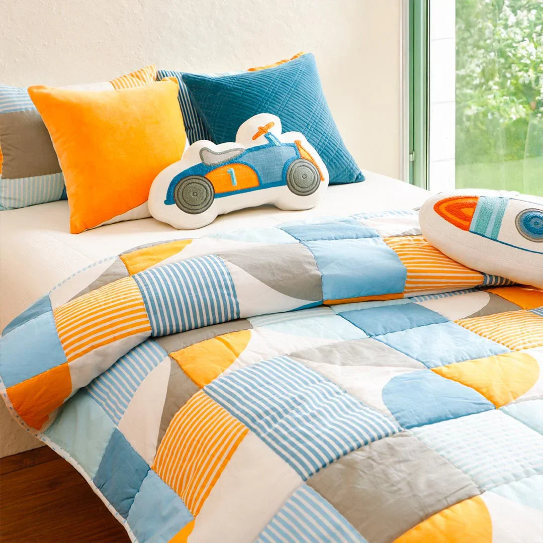 Crescent Quilt And Pillow Cover Set