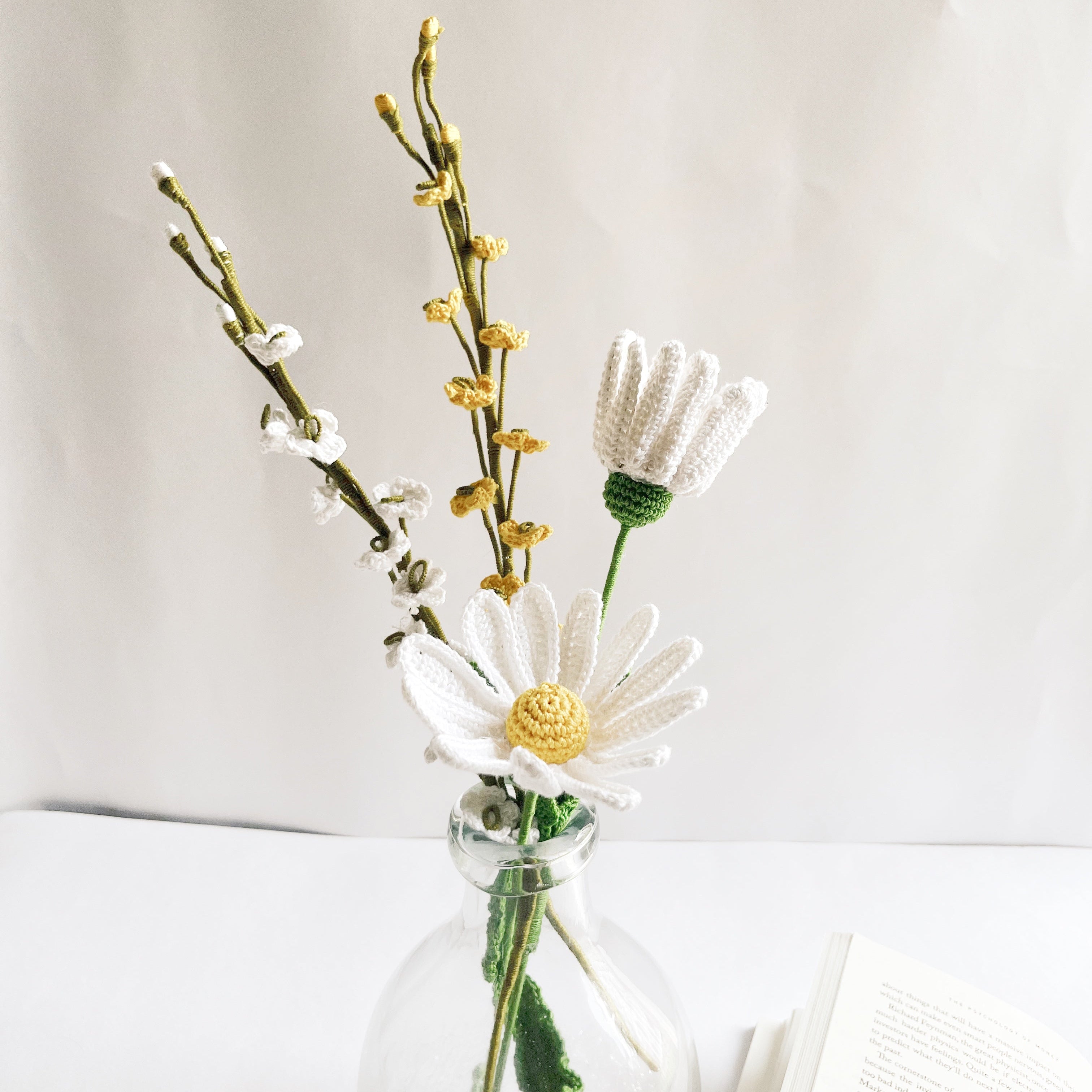 Crochet Daisy Orchid Bouquet - Multicolor / 10" length / 4 Stems