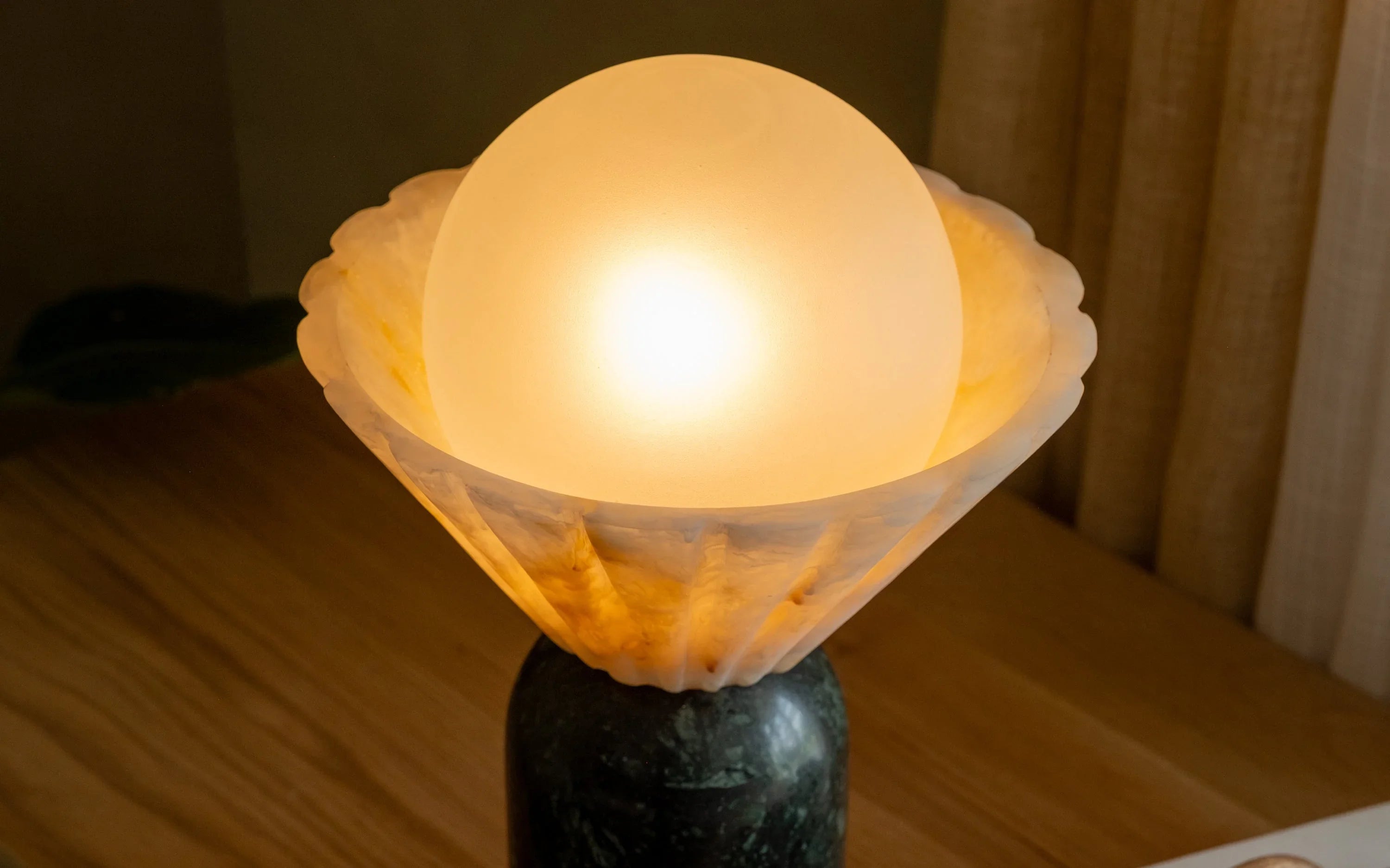Pollux Table Lamp