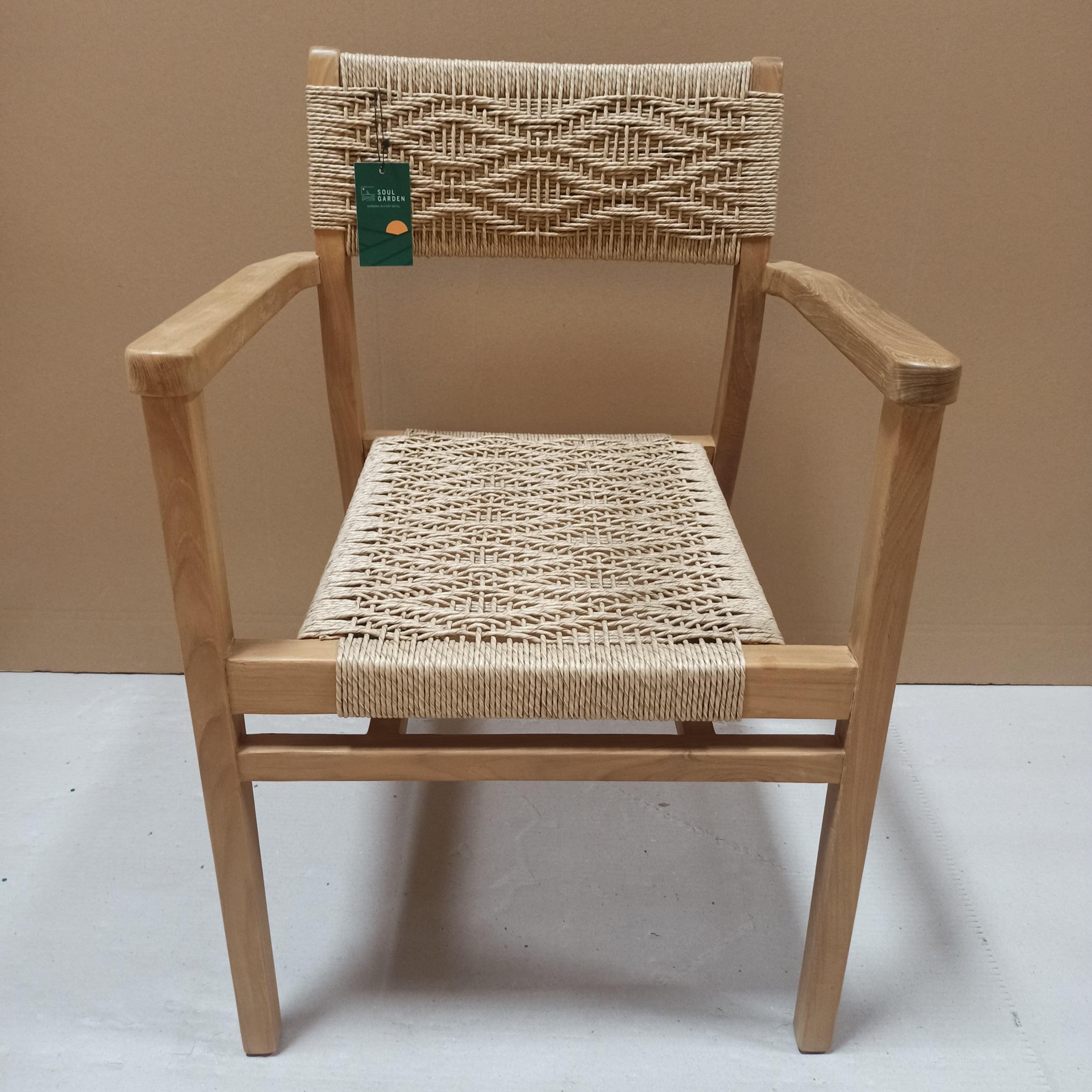 Slamy Arm Chair