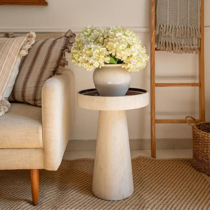 Contemporary Spazio Side Table For Living Room