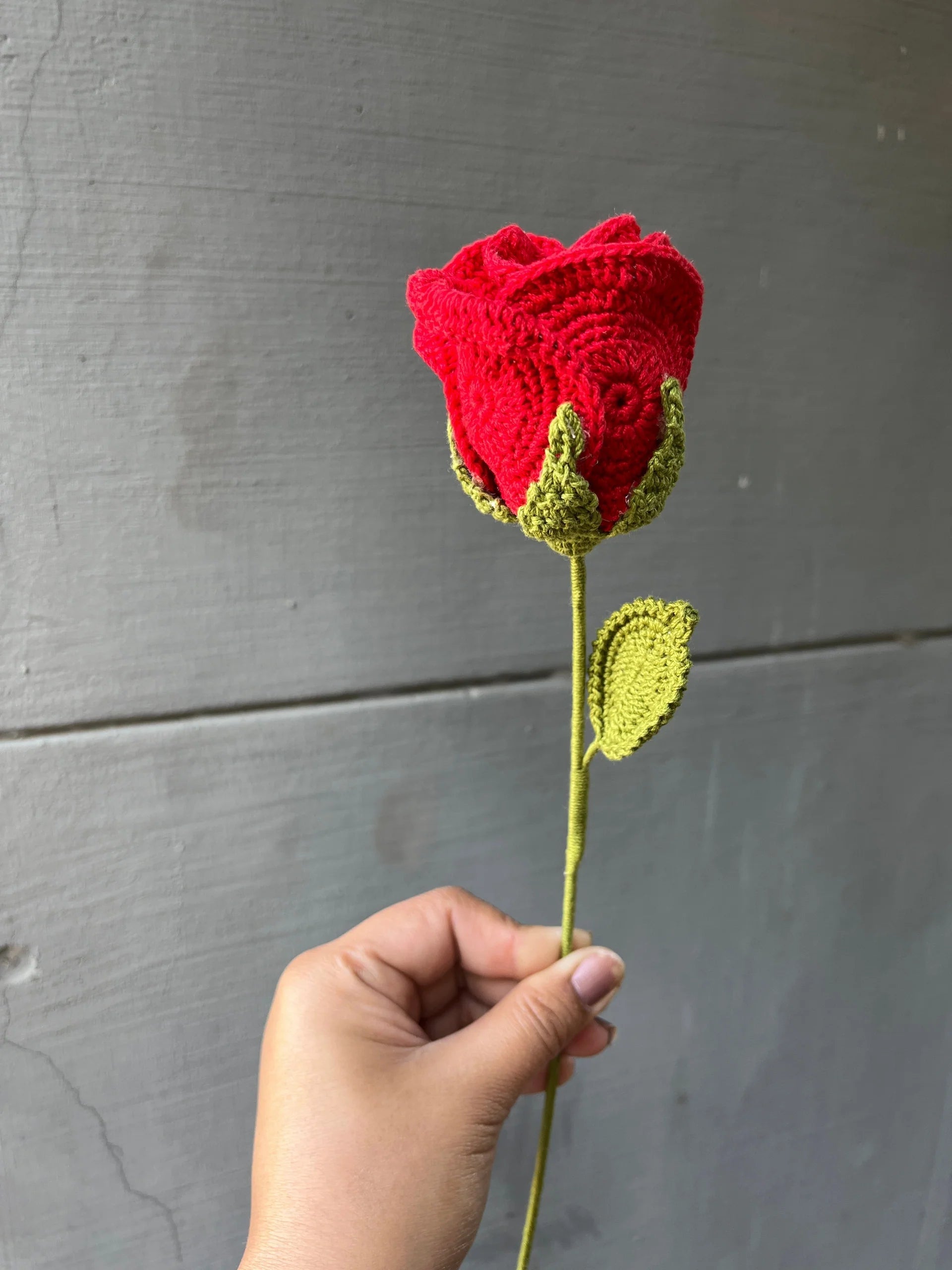 Crochet Red Rose Flower Bud - Red / Single
