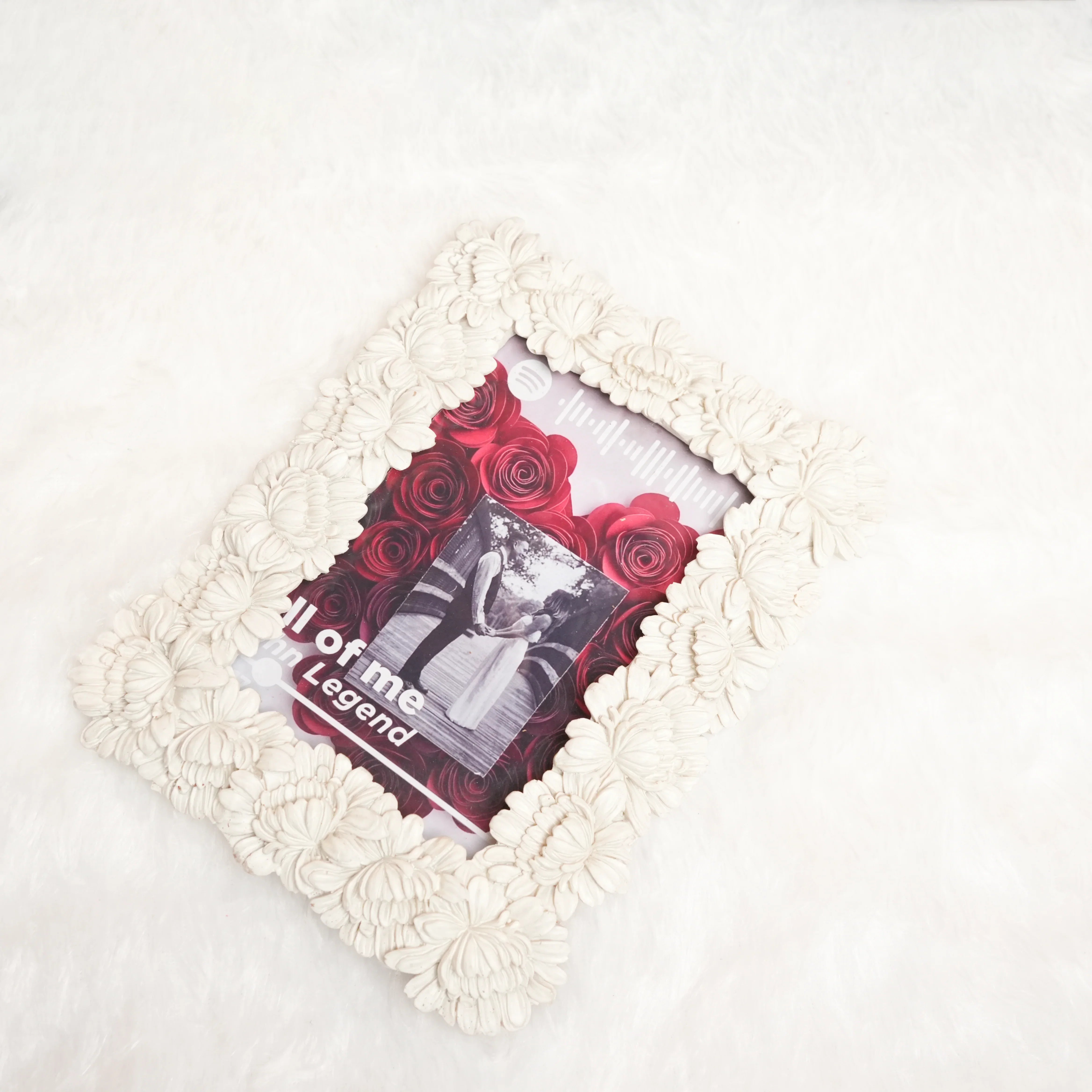 white artisian frame