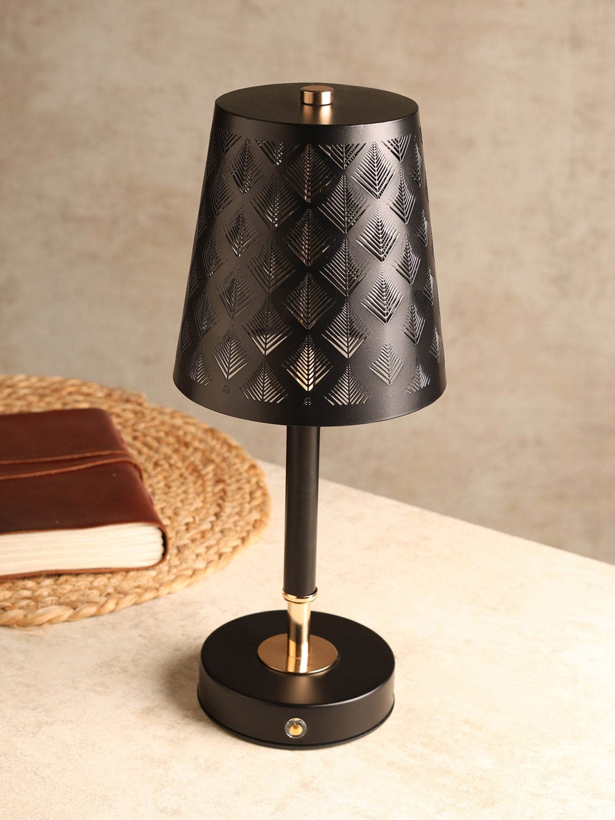 Cavelle Table Lamp