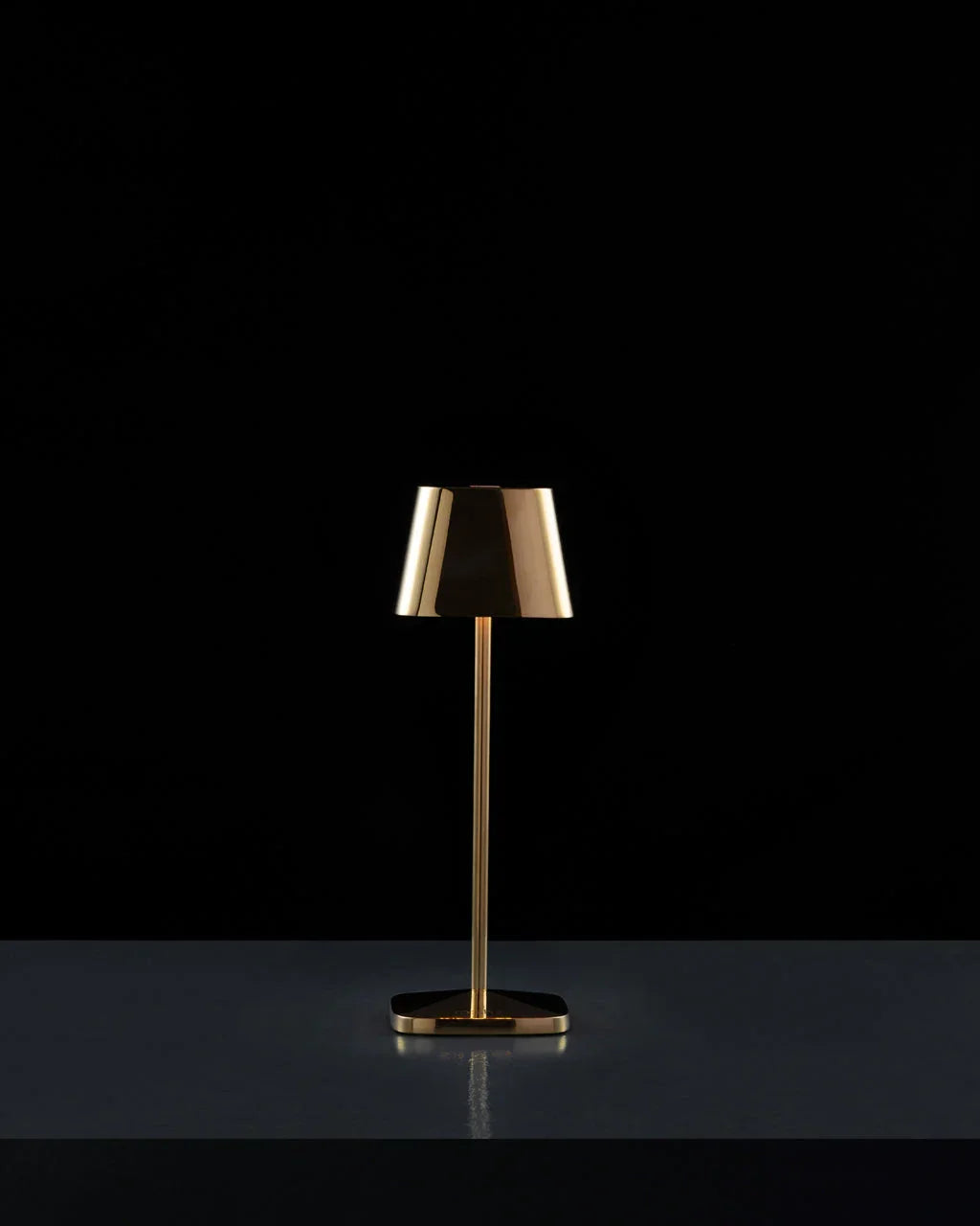 Pluto | Table lamp