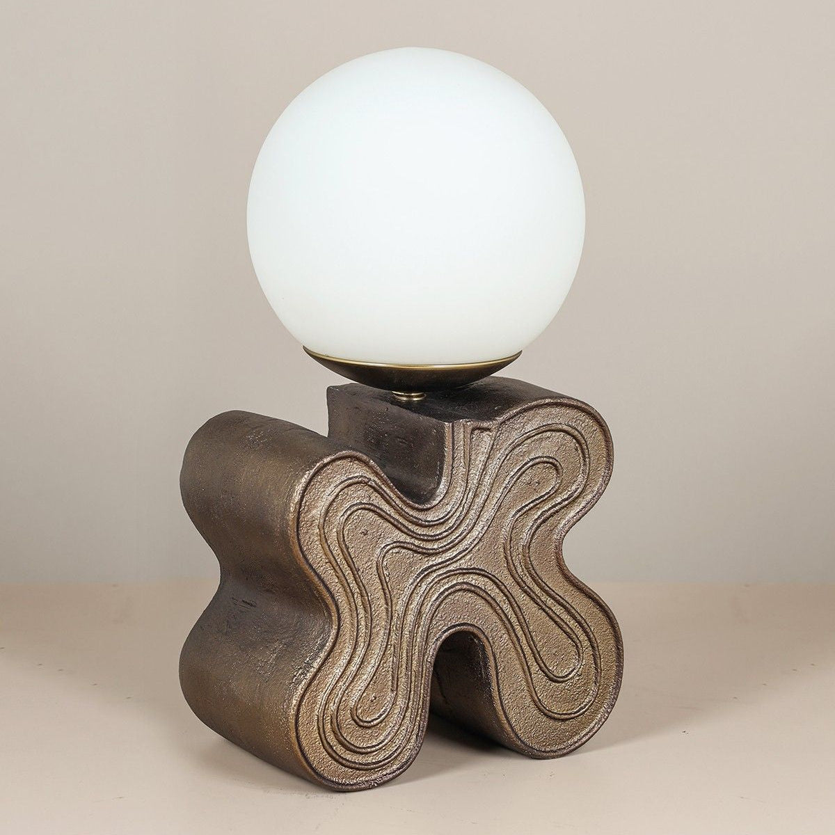 Eton Table lamp