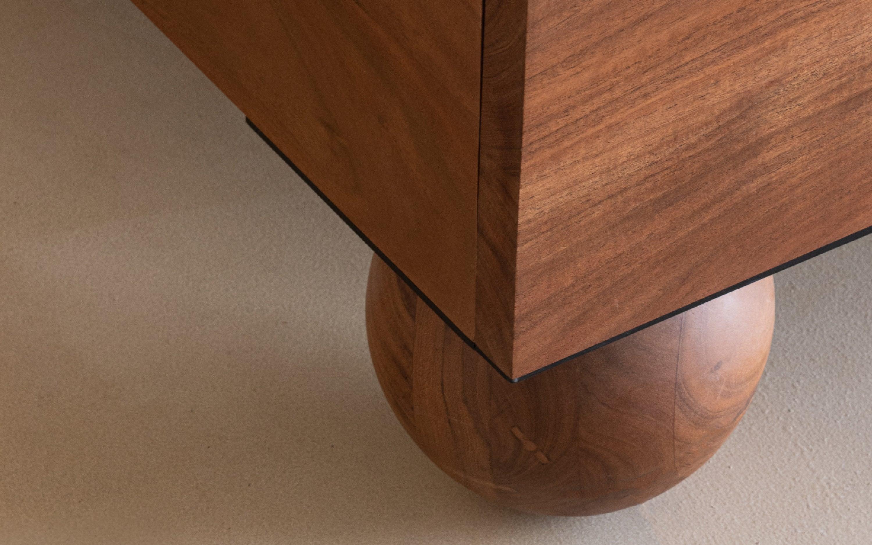 Abacus Queen Size Bed