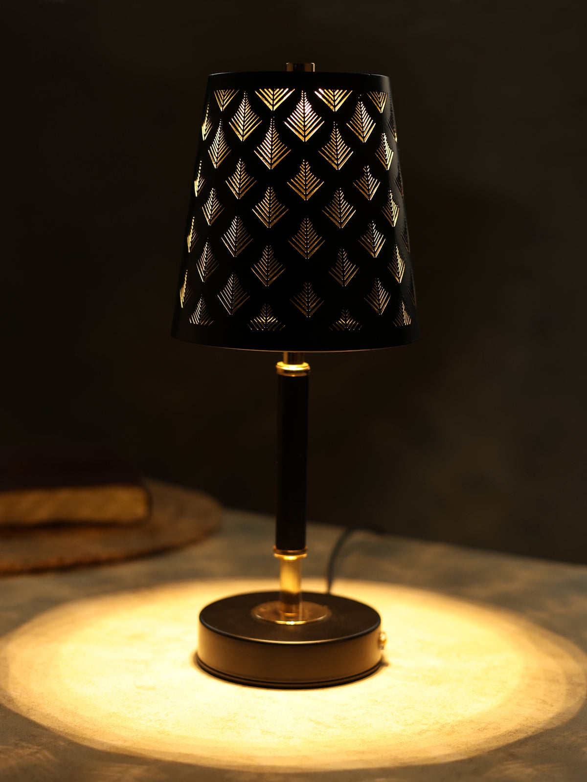 Cavelle Table Lamp