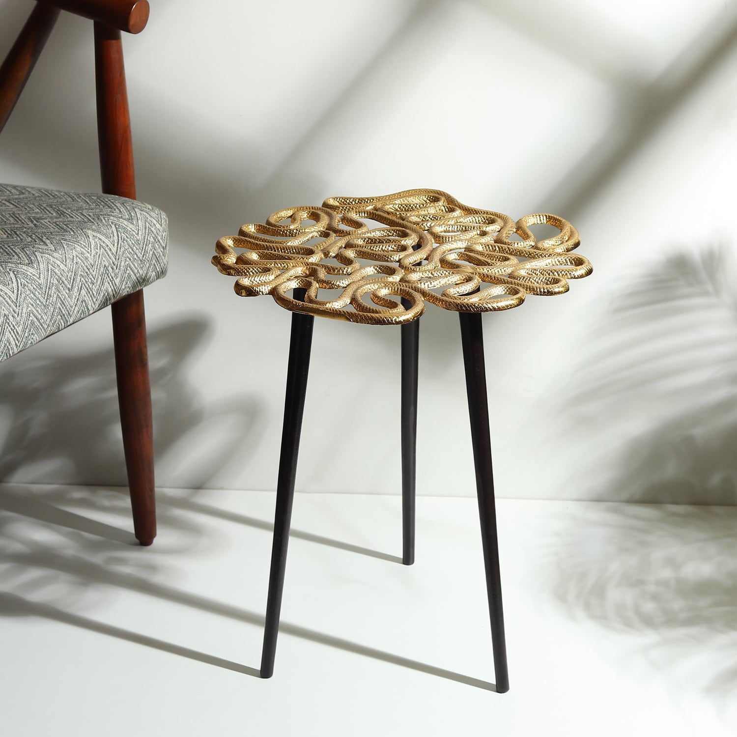 Sliitherin'S End Table