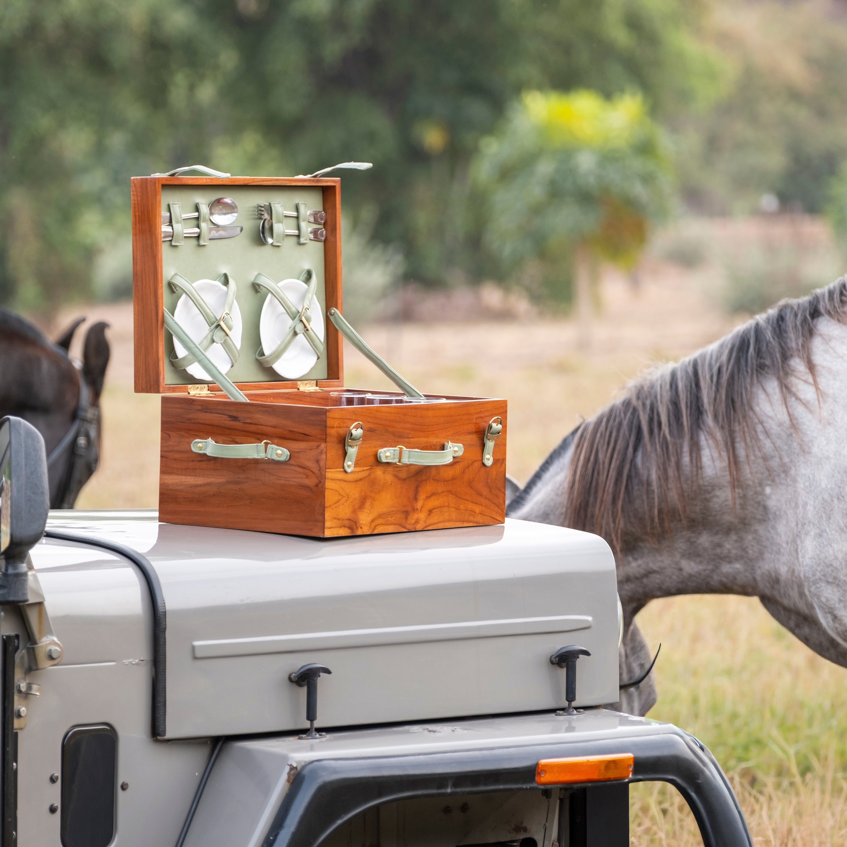 Chevalier Picnic Box