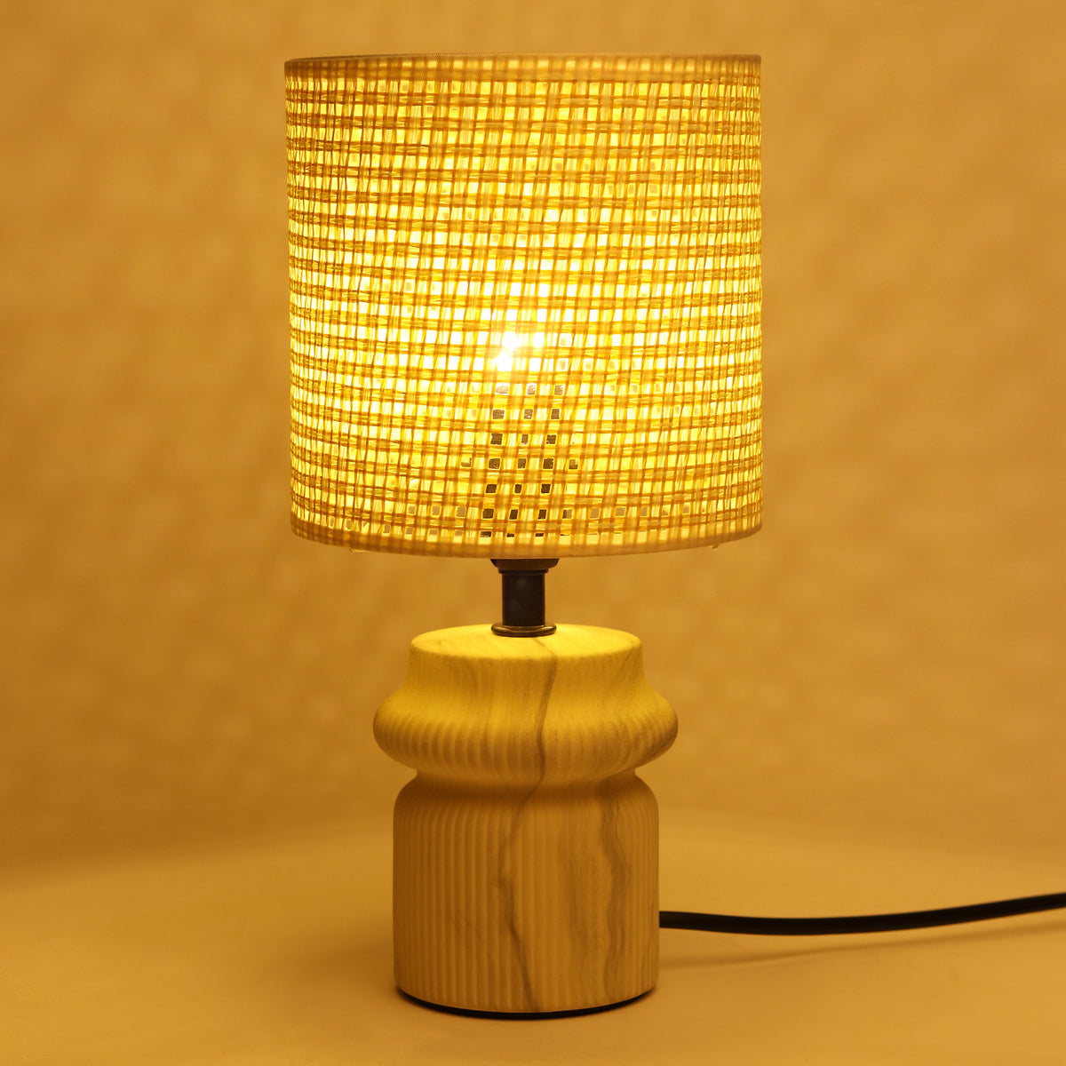 Ruffle Forme Table Lamp