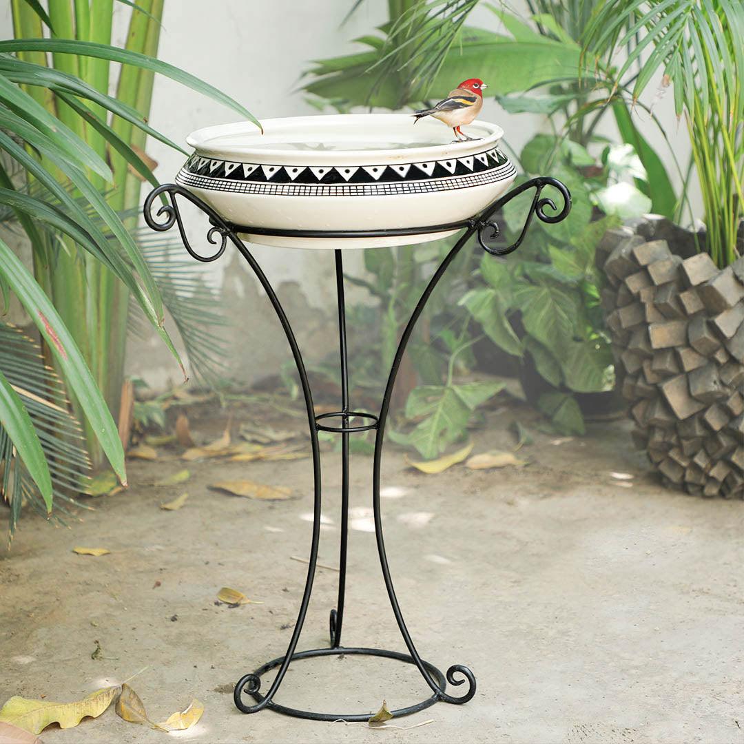 Amiya Birdbath With Stand