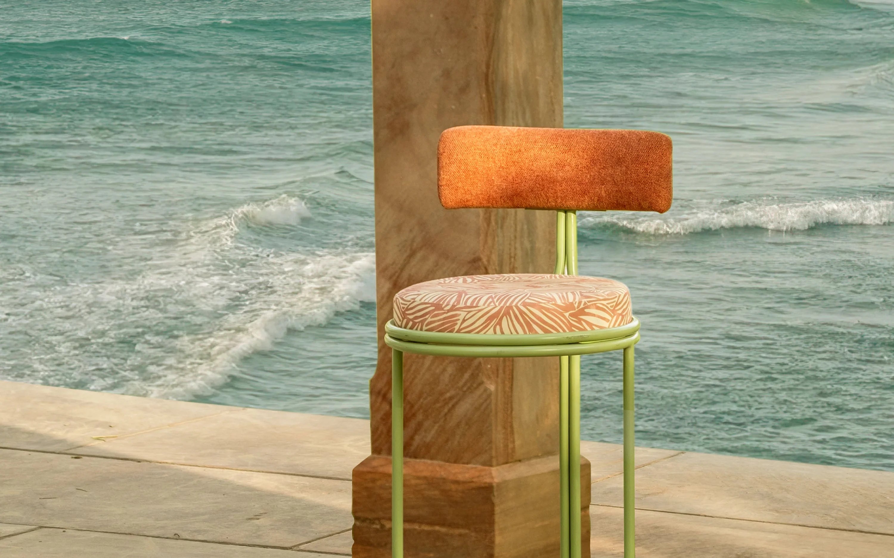 Dastoori Outdoor Bar Stool