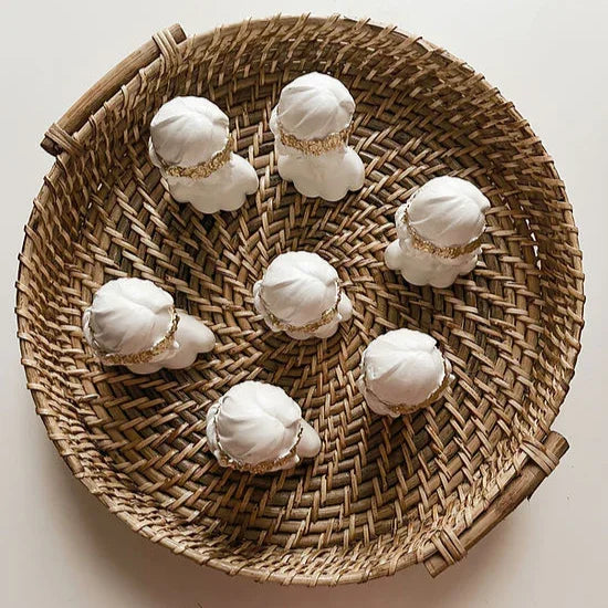 Greek Goddess Blindfolded Lady figurine