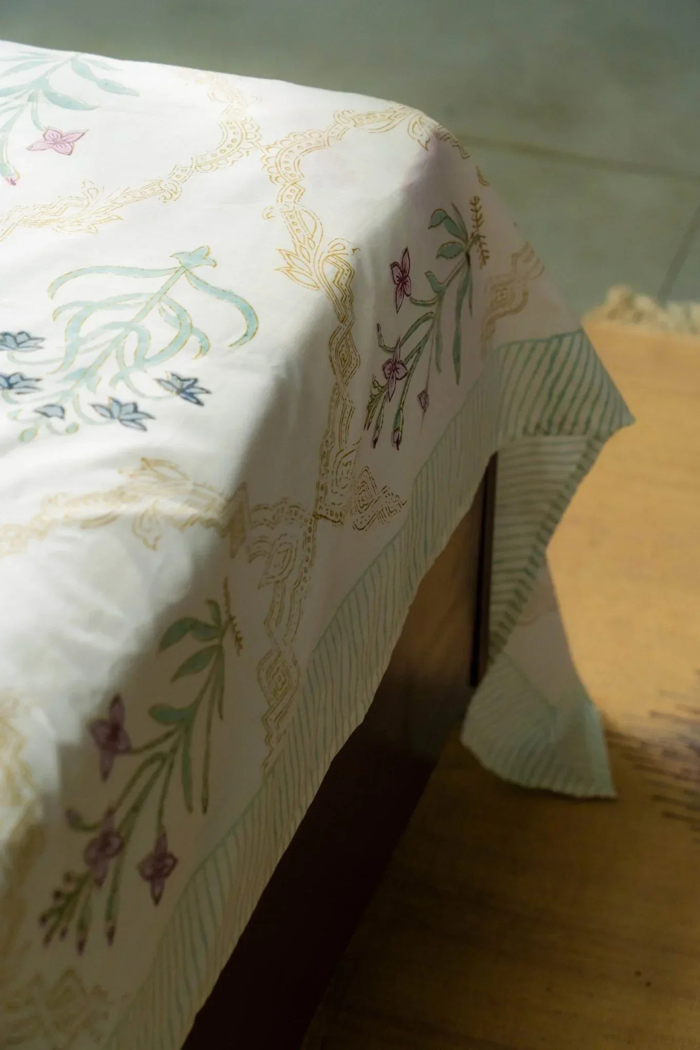 Sundarvan Bloom Bedsheet With Pillow Covers