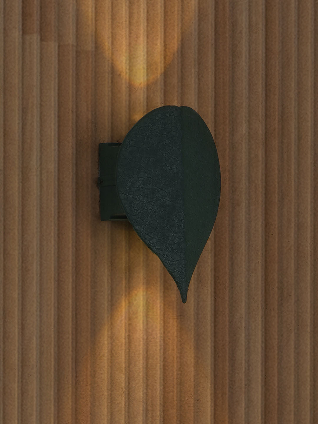 Small Compact Green Aluminum Heart-Shaped Leaf UpDown Outdoor Wall Light
