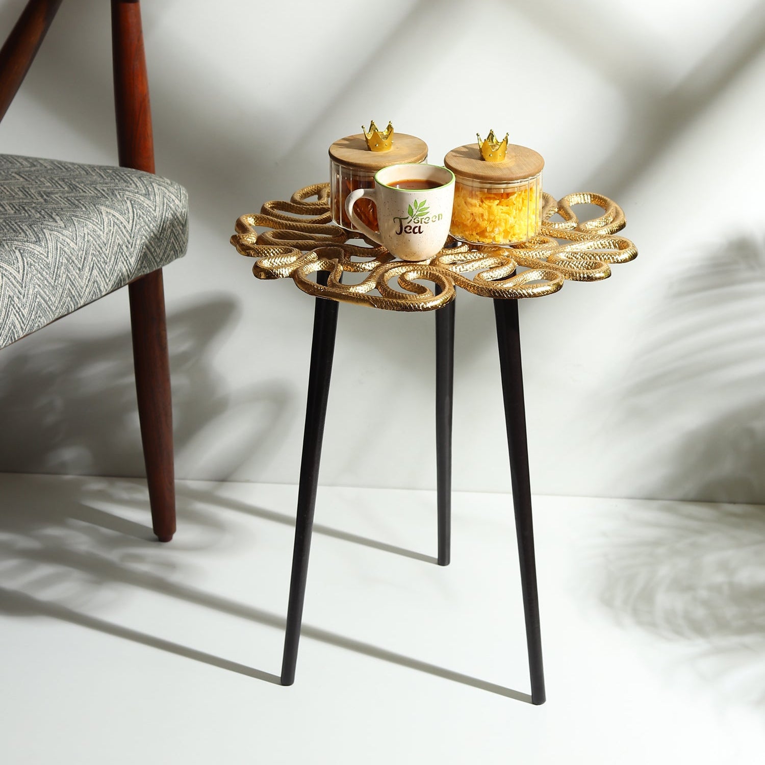 Sliitherin'S End Table