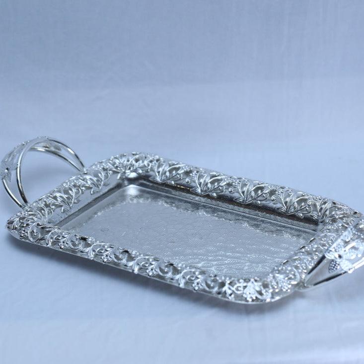 Cutwork tray with handles - Silver