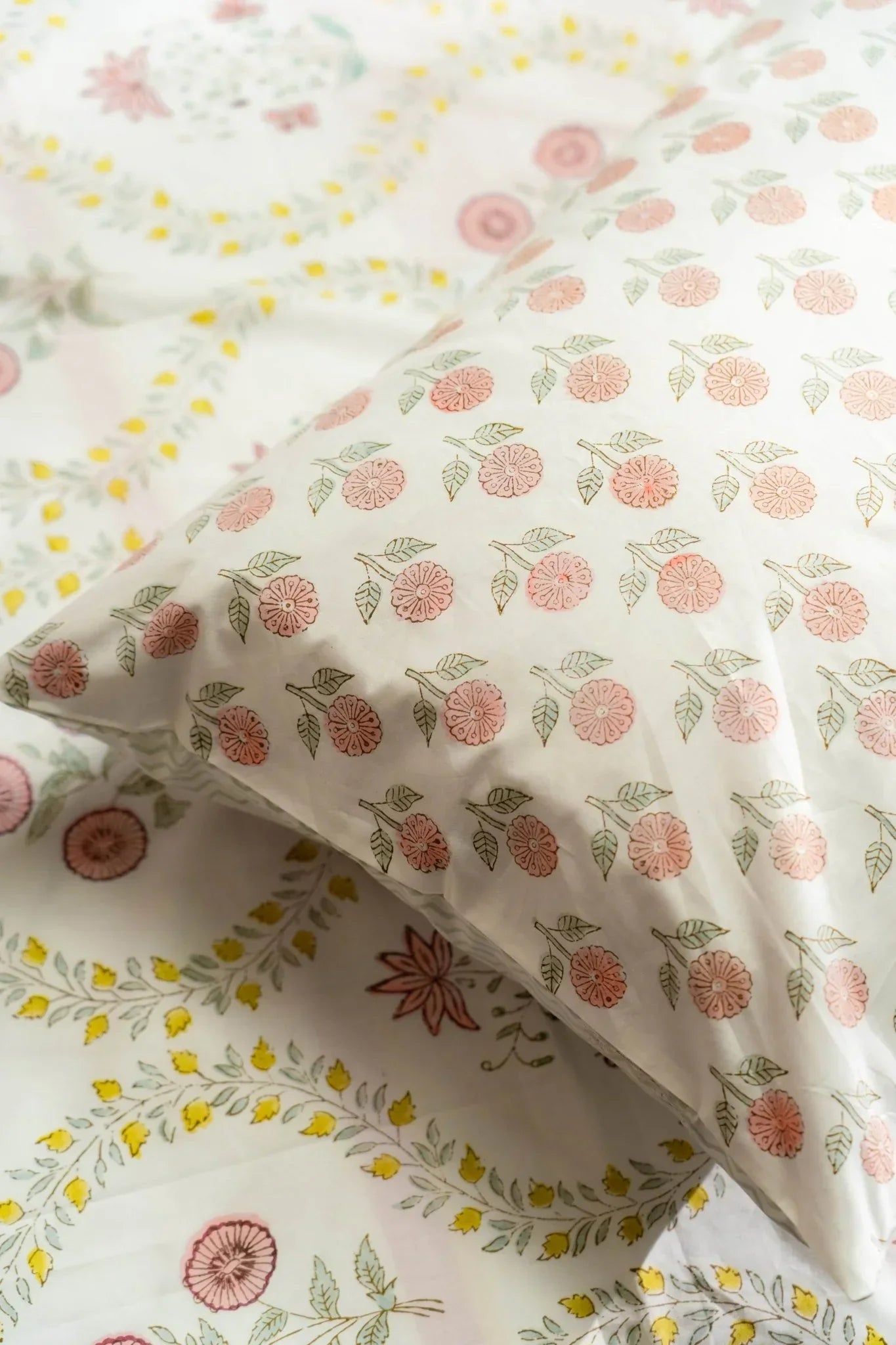 Floral Vine Block Print Bedsheet With Pillow Covers
