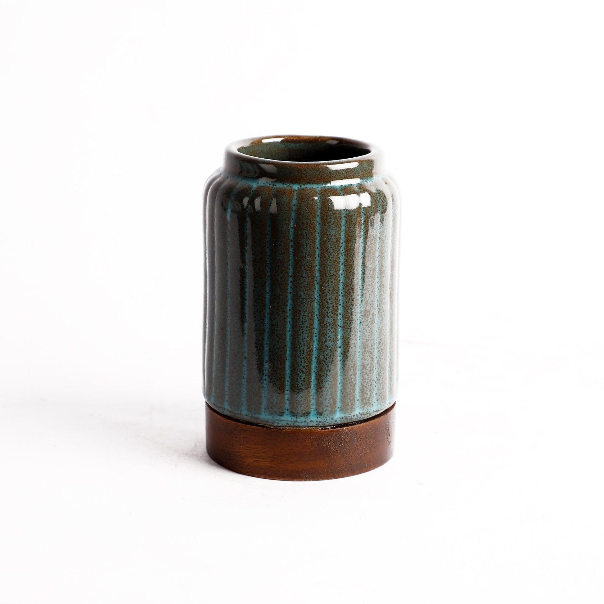 buy-bathroom-accessories-gulfam-ceramic-and-wood-bath-accessories-set-of-3-or-toothbrush-holder-and-soap-dispenser-by-courtyard-on-ikiru-online-store-2 - IKIRU