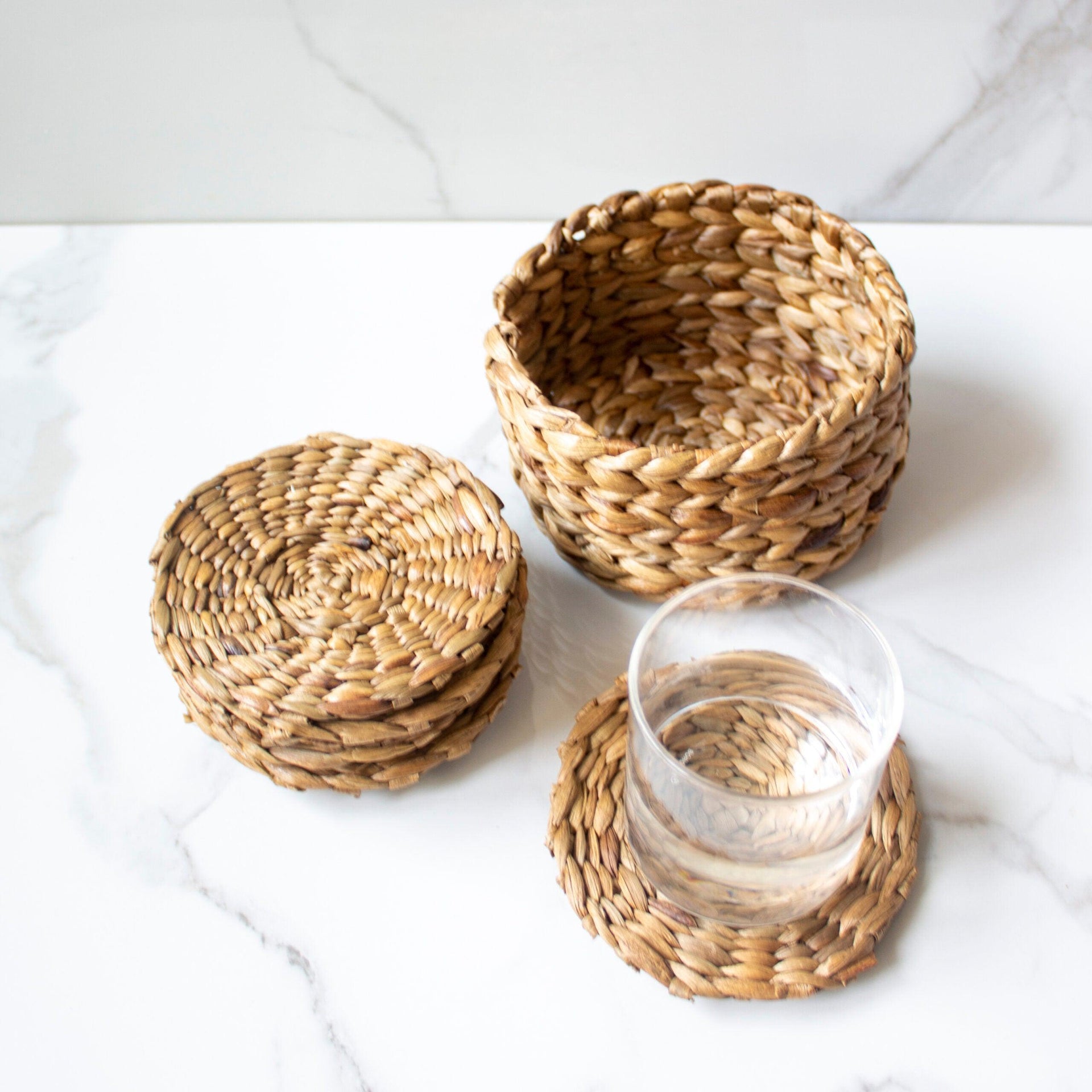 Sabai Grass Weaver Table Coasters For Tea Cups and Mugs Set of 6 Coasters with a Holder