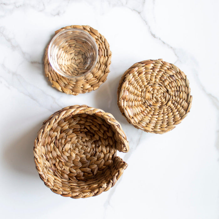 Buy Coaster - Sabai Grass Weaver Table Coasters For Tea Cups and Mugs, Set of 6 Coasters with a Holder by Byora Homes on IKIRU online store
